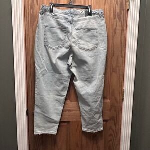 Wild Fable Mom Jeans High Rise Distressed Light Wash Denim Tapered 17/27‎